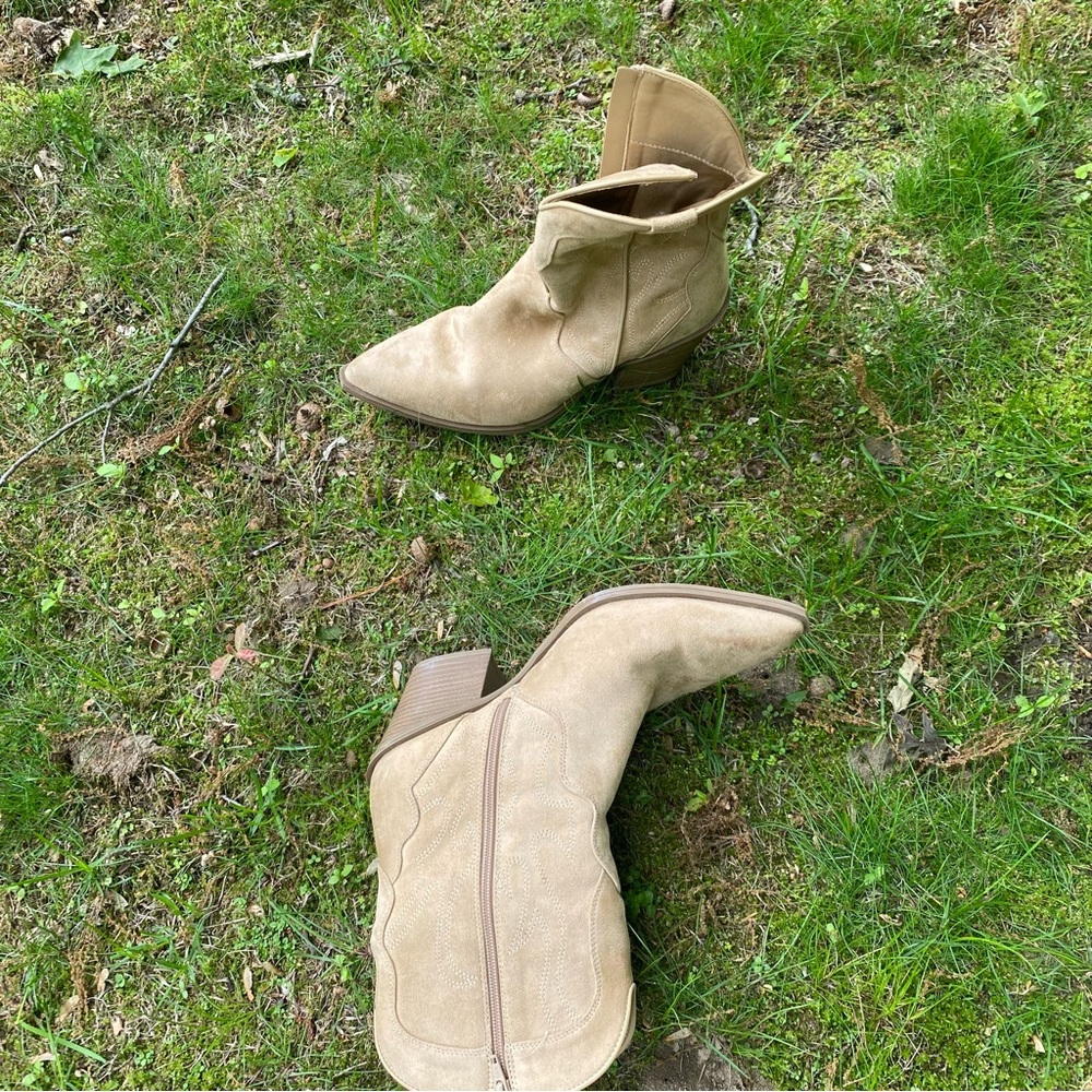 Women's Tan Boots